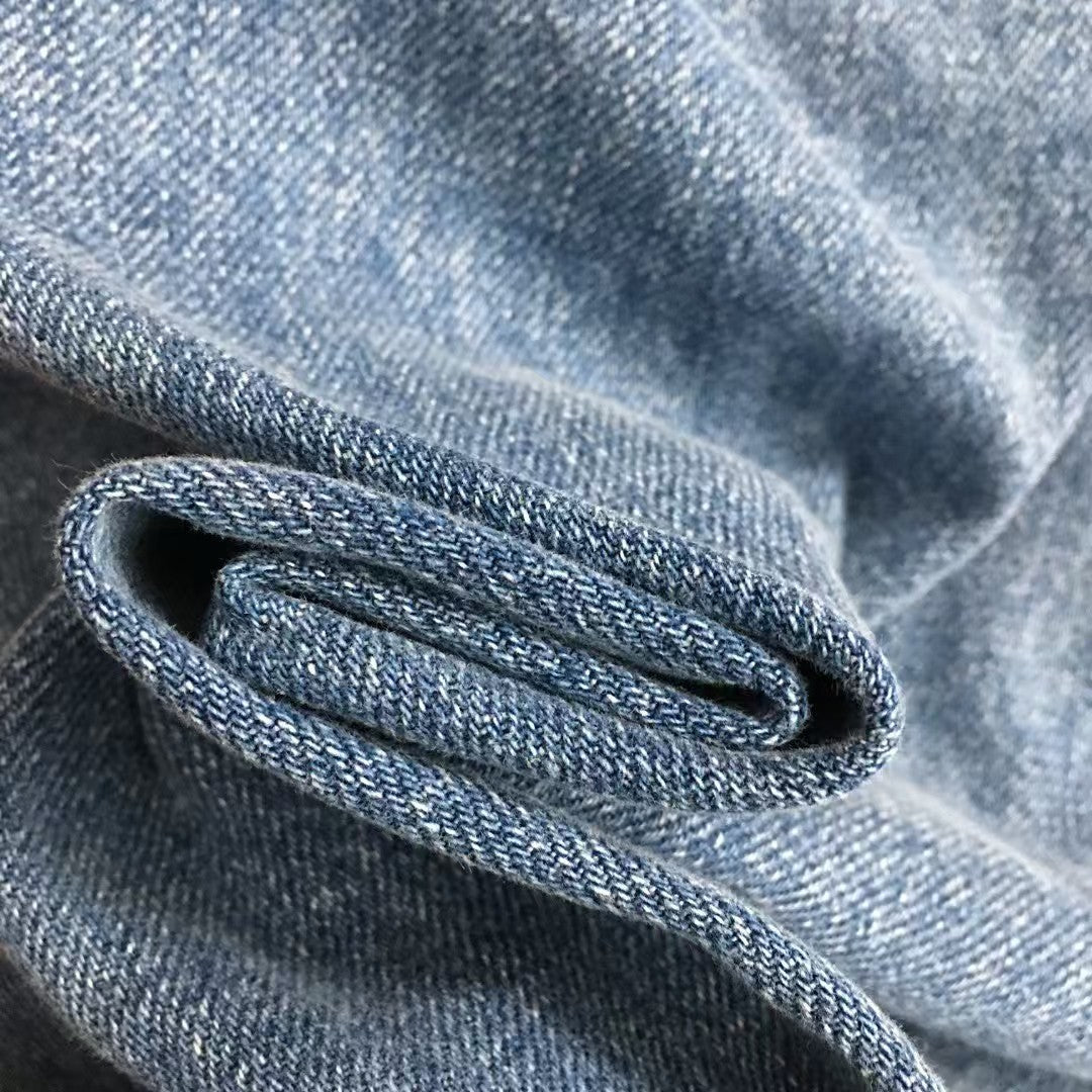 Weite Jeans mit Bundfalten