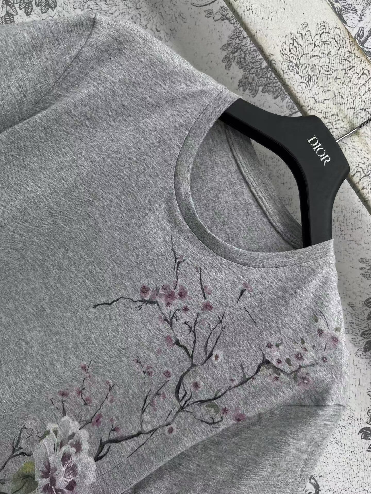 Floral pattern gradient short sleeves