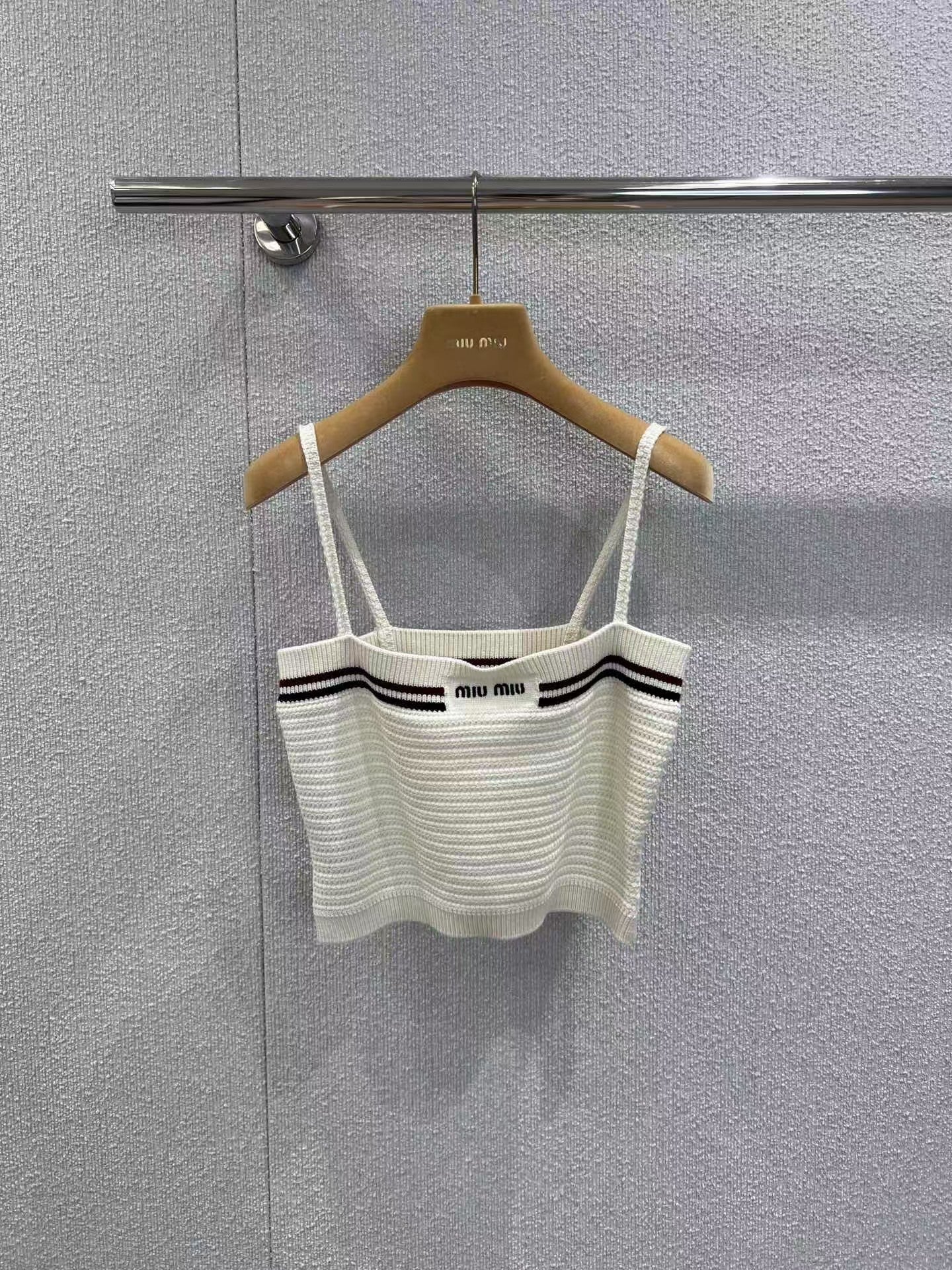 Gestrickte Hosenträger + Rock