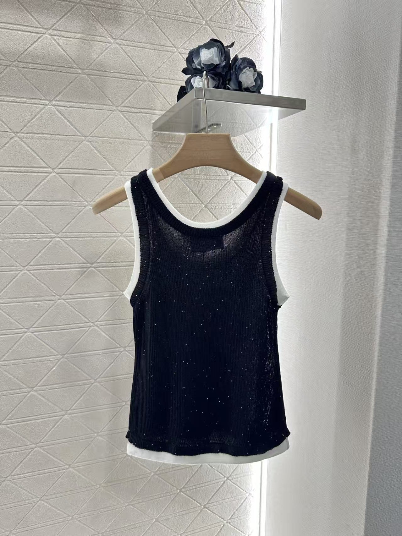 Fake two-piece knitted vest