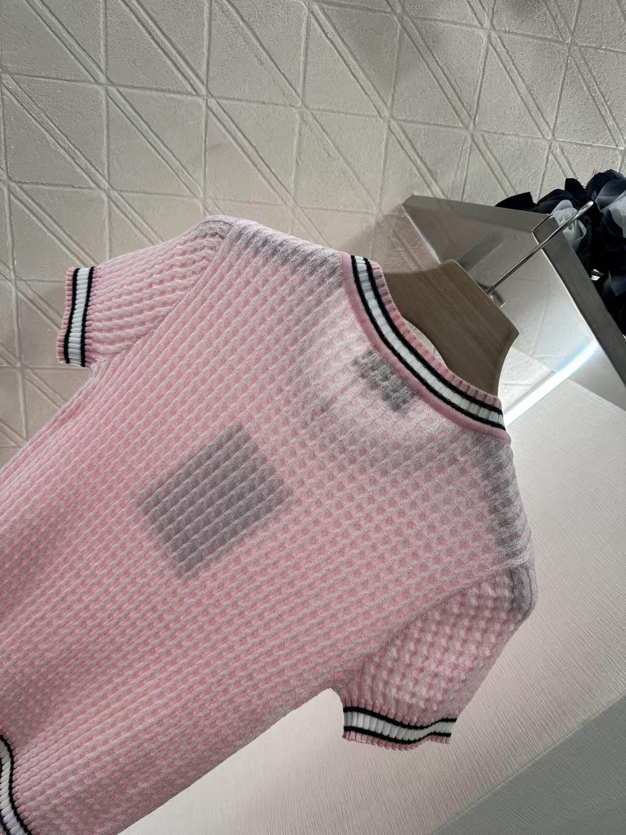 Pull ras du cou en tricot à manches courtes