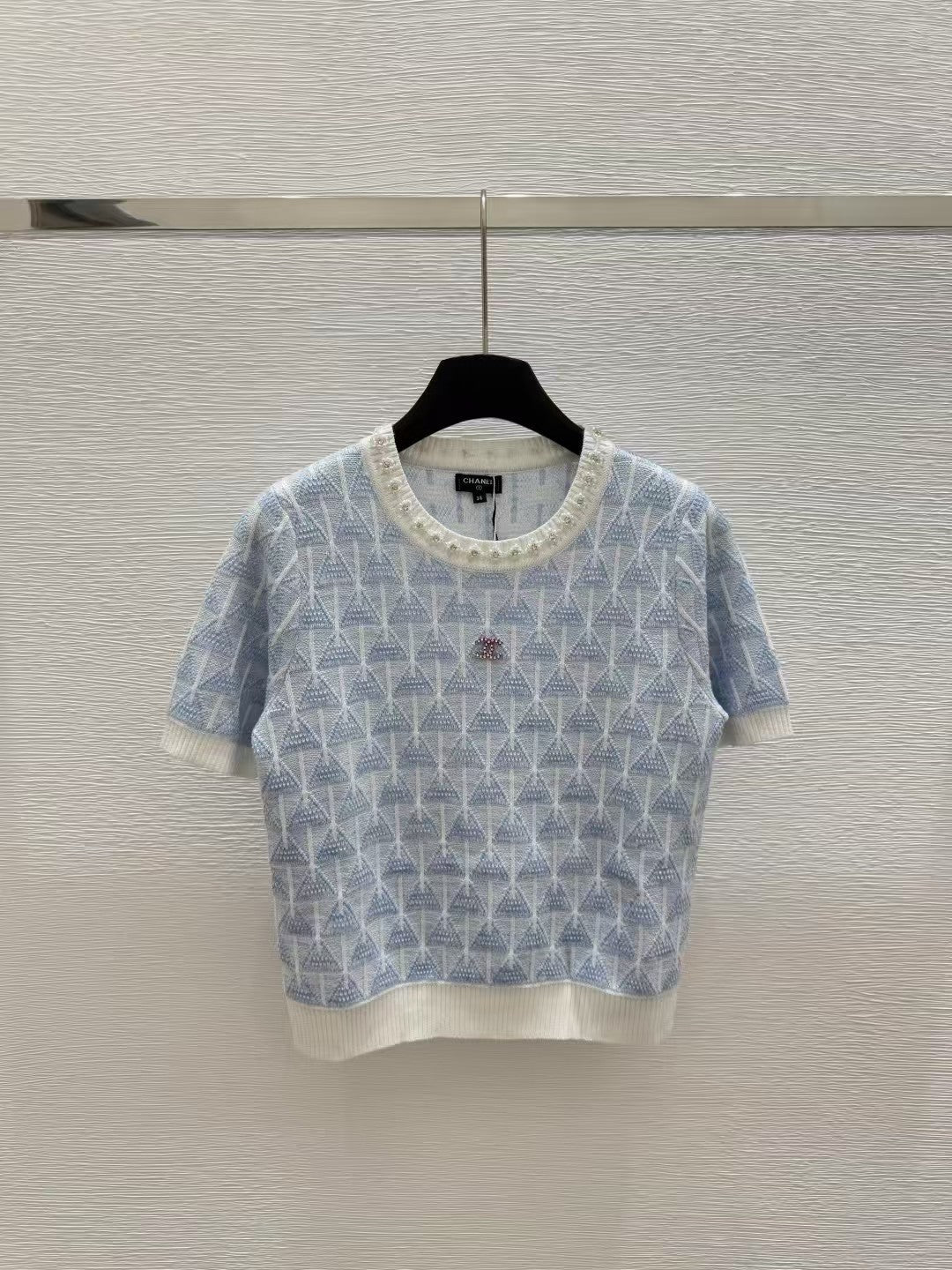 Col ras du cou, manches courtes en tricot perlé