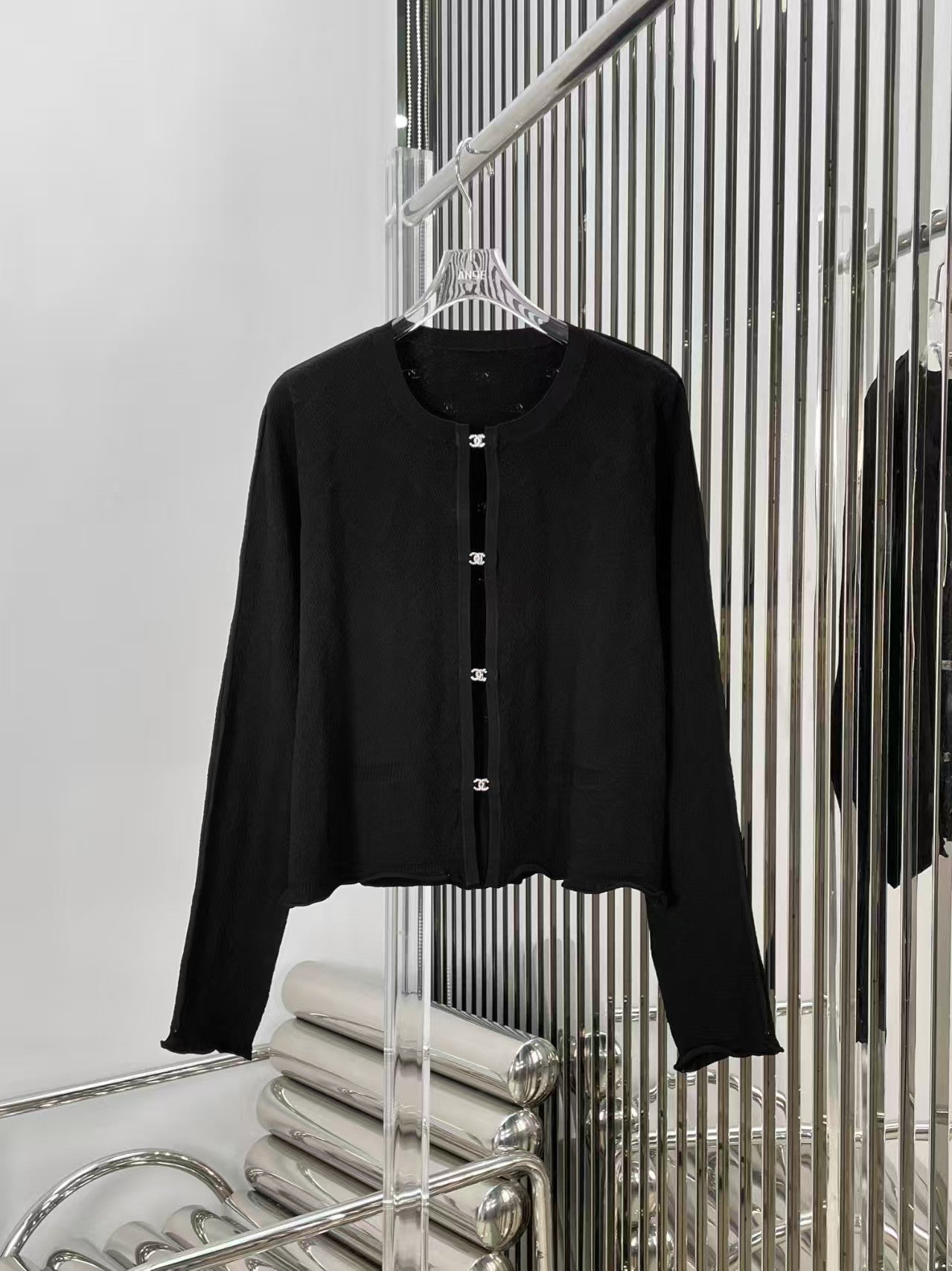 Cardigan en tricot à boutons en losange Double C