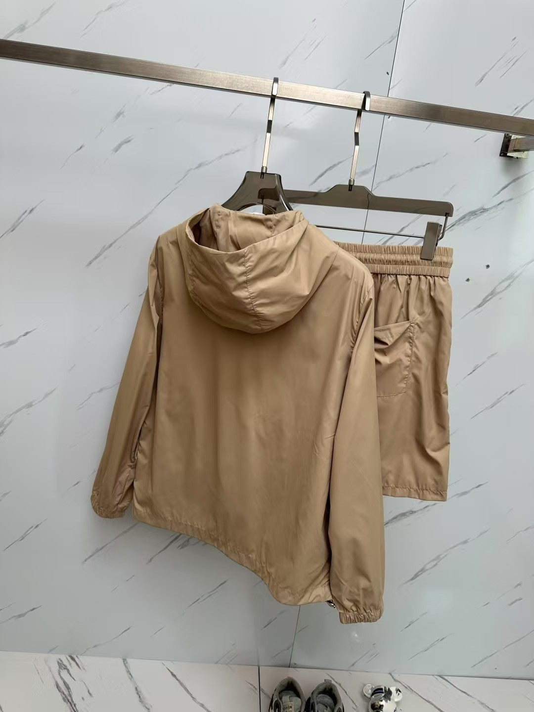 Neue Frühlings- und Sommeranzüge