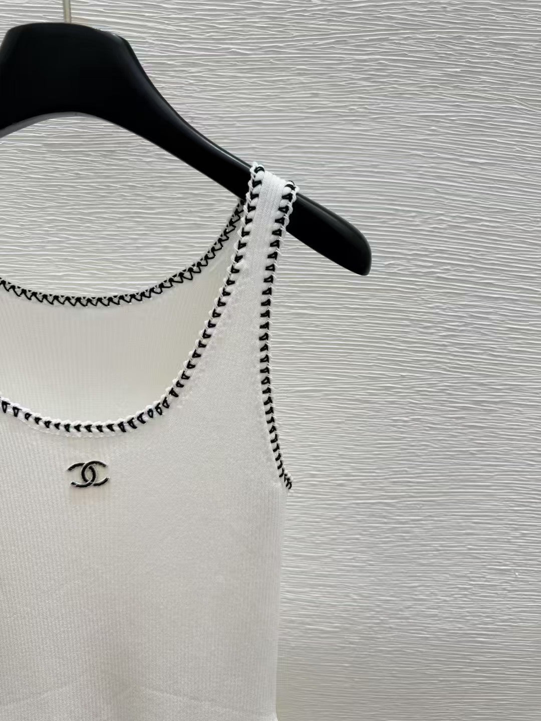 Neues Strickwestenkleid mit Rundhalsausschnitt