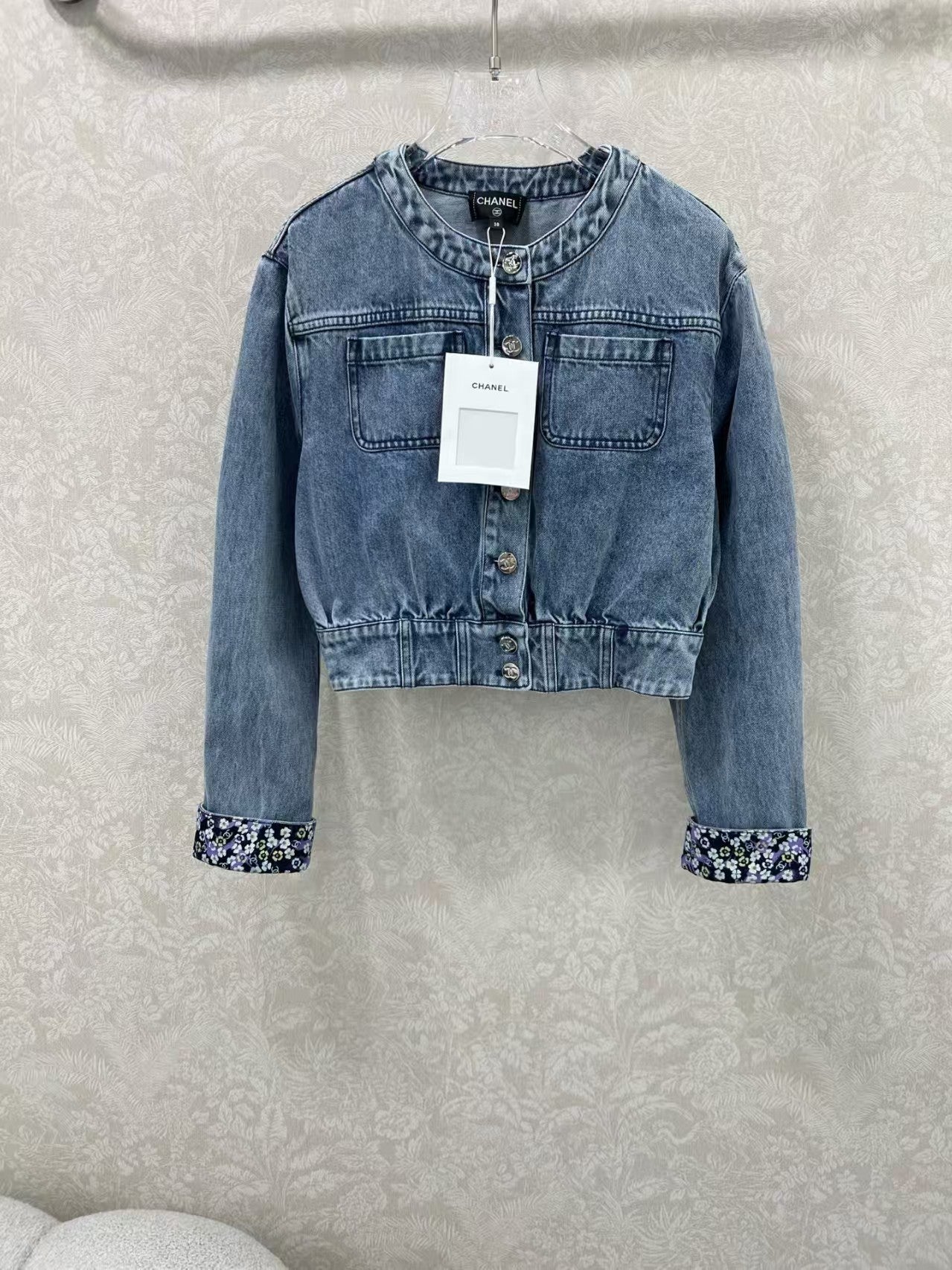 Neue Vintage-Jeansjacke