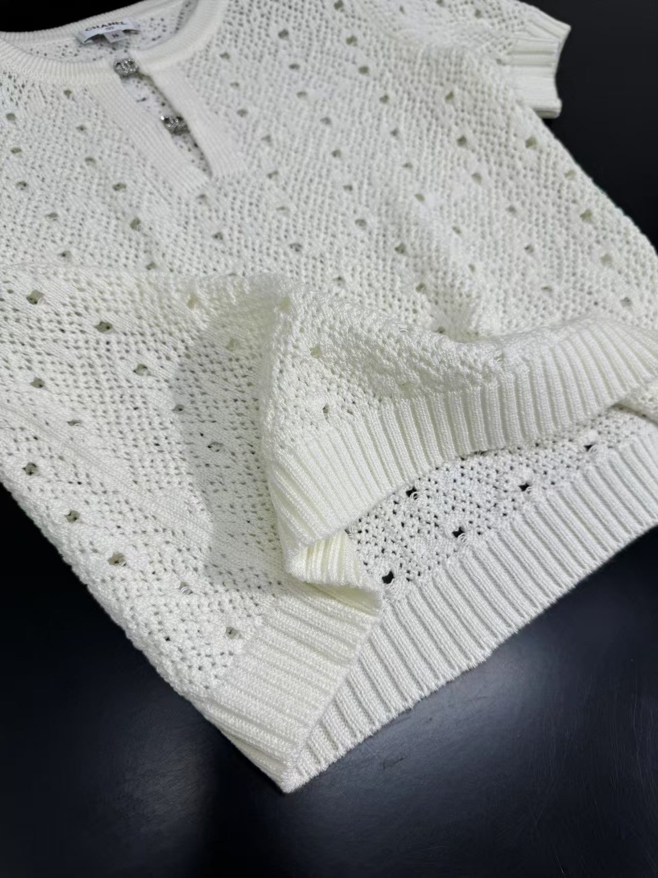 Manches courtes creuses en laine