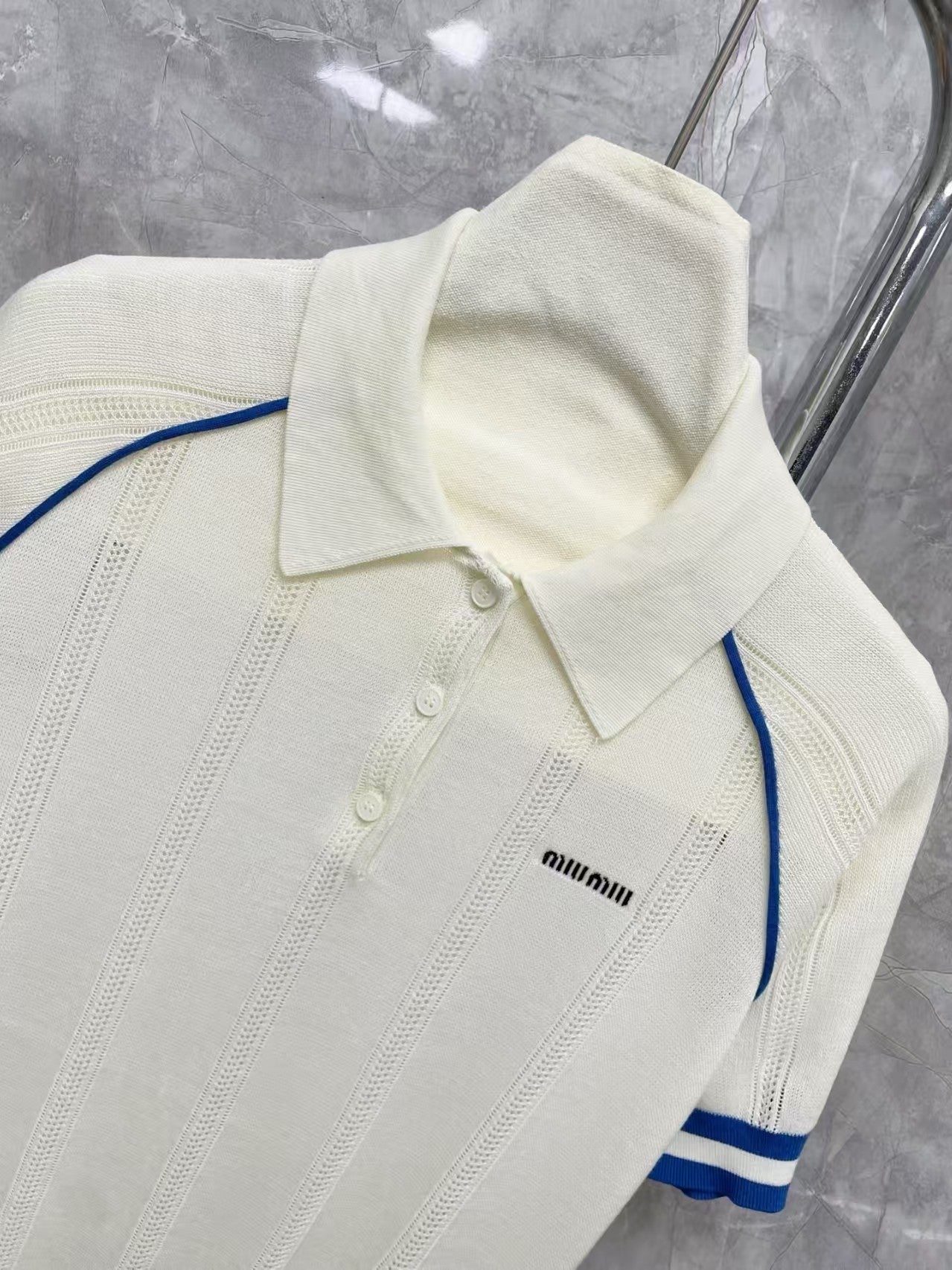 MM white knitted short-sleeved shirt