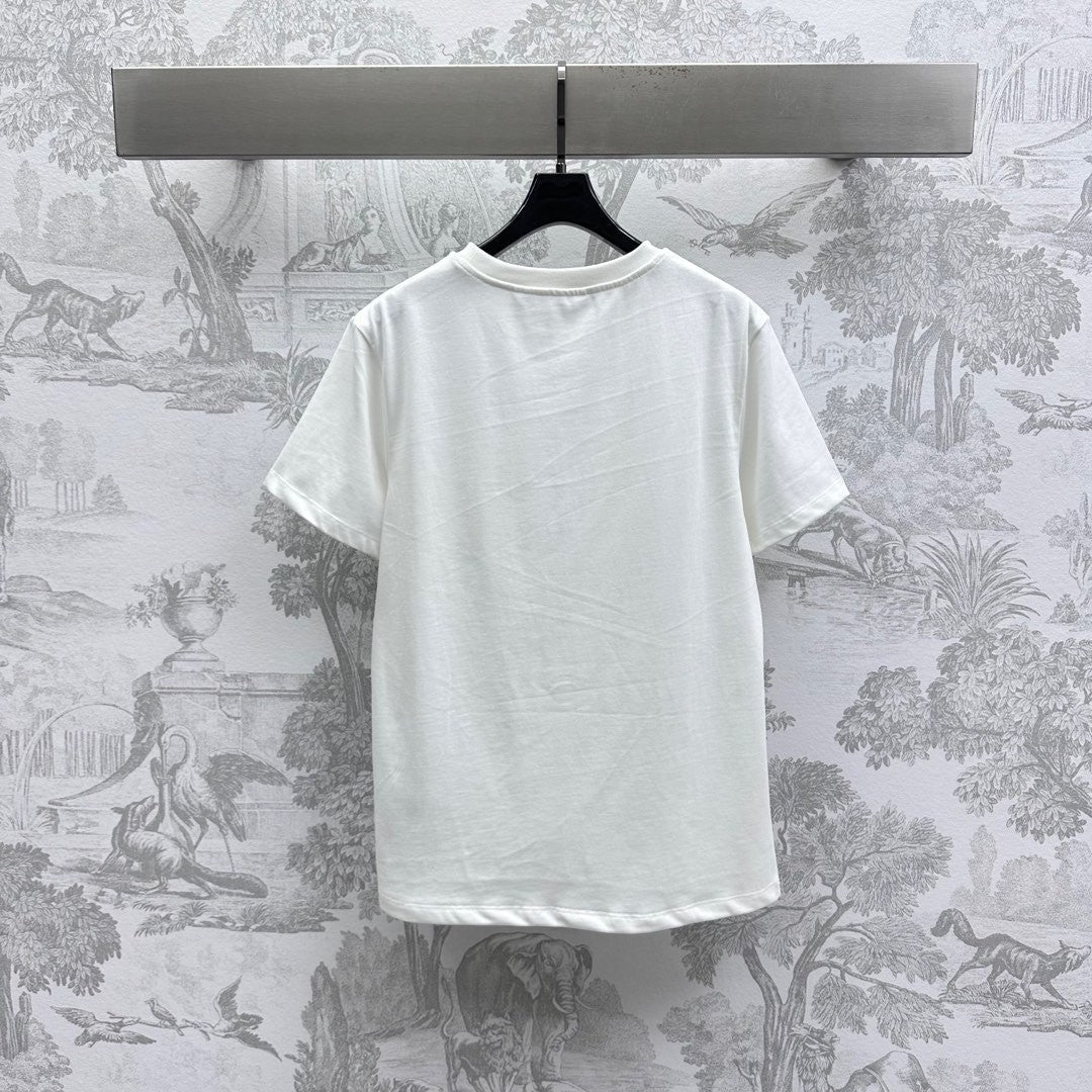 Ensembles coordonnés de monogrammes aux couleurs contrastées avec des accents de chaîne 