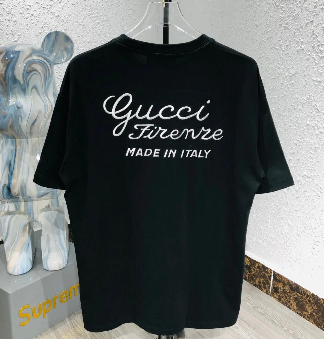 Manches courtes brodées devant et derrière