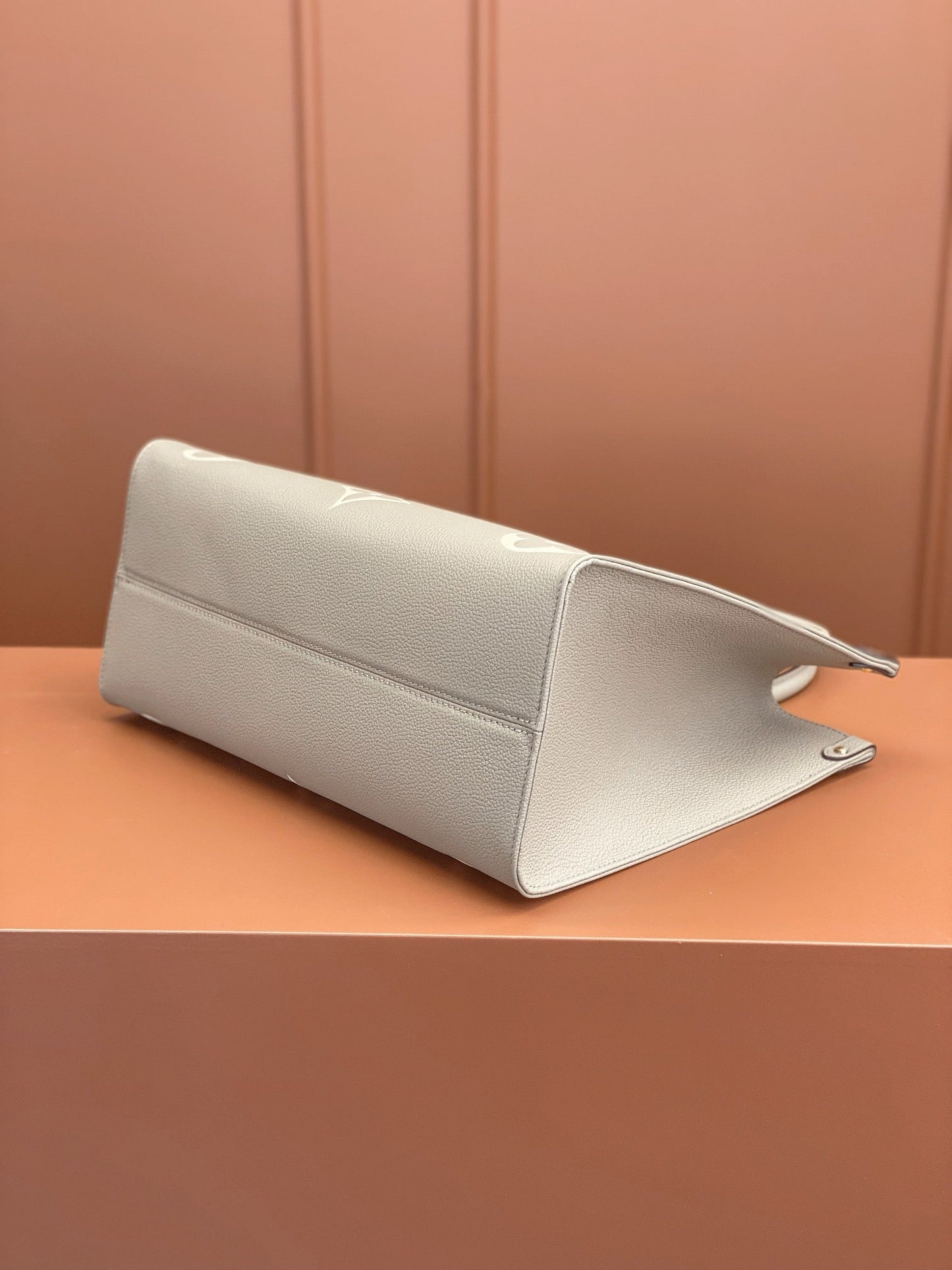 Onthego MM Bicolor Monogram Empreinte Leder