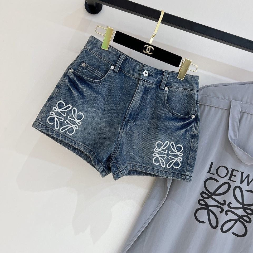 Kurze Ärmel mit Taschenstickerei