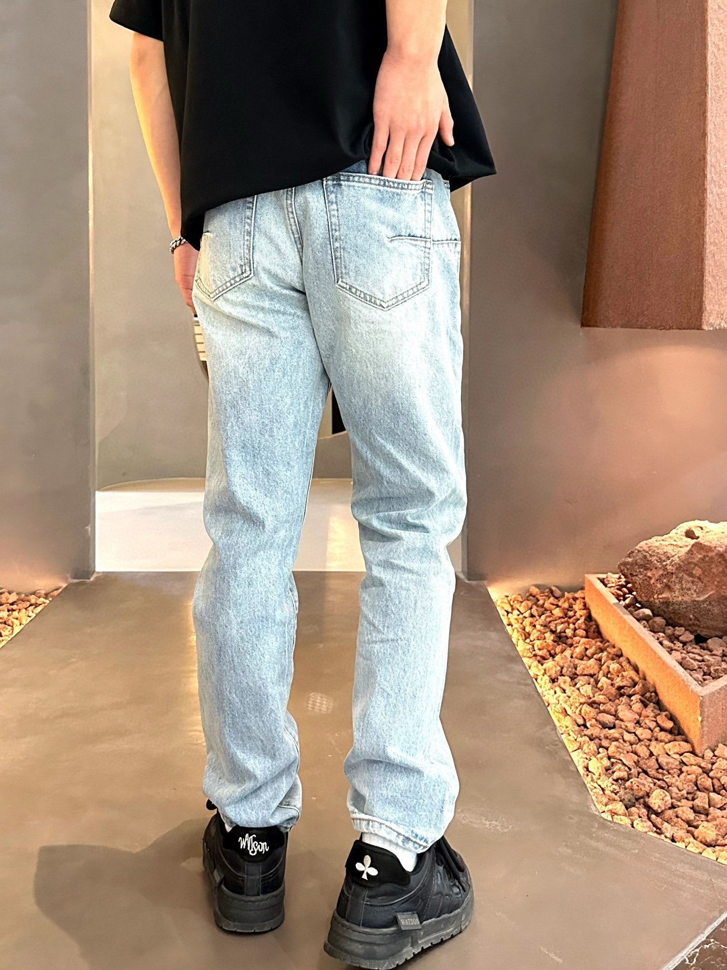Jeans mit Taschenschlitz