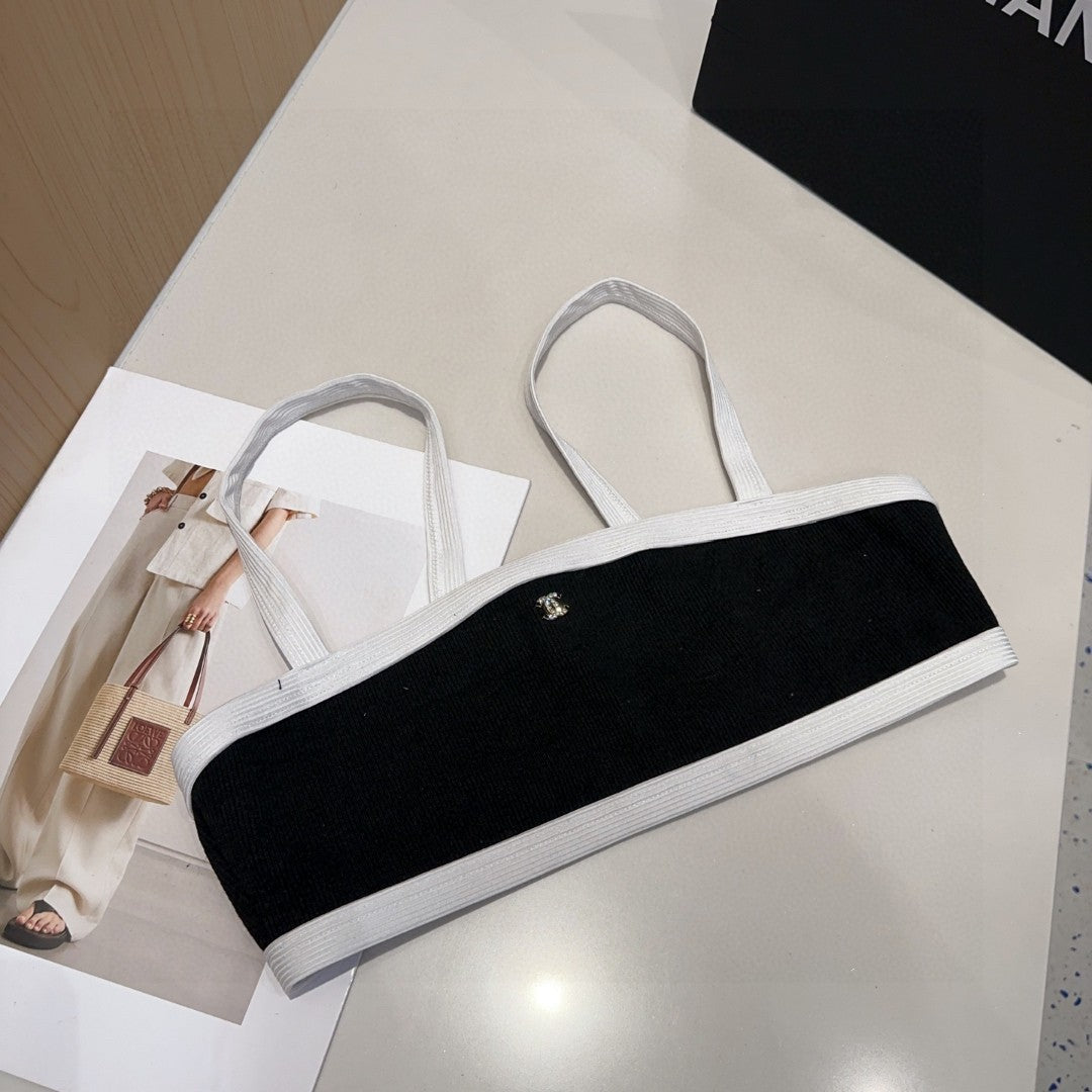 Bikini côtelé noir et blanc avec accessoires convertibles 