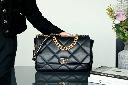 Pre-Owned große 19 Umhängetasche