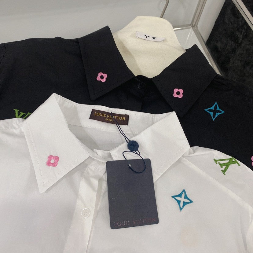 Chemises brodées bicolores avec poche en denim 