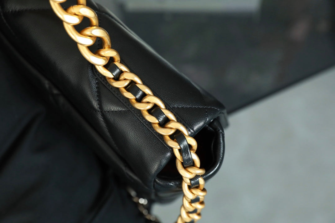 Pre-Owned große 19 Umhängetasche