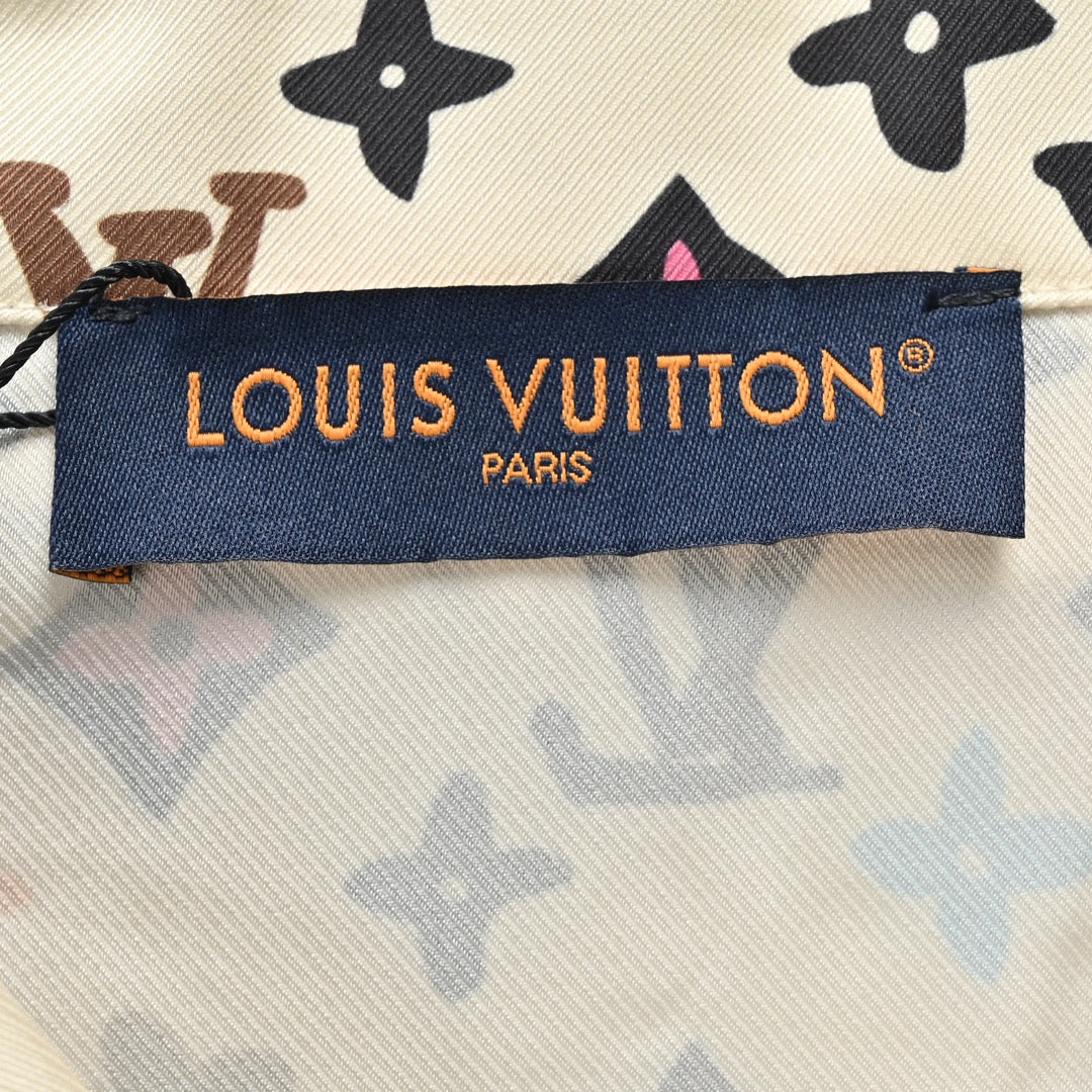 Chemise à manches courtes en soie imprimée all-over 