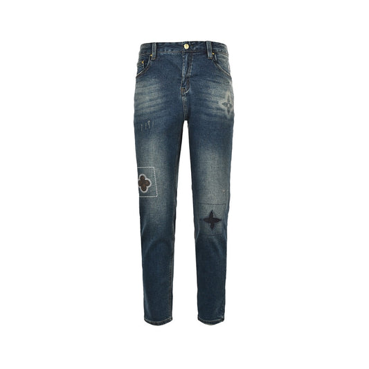Jeans mit Stickpatches 