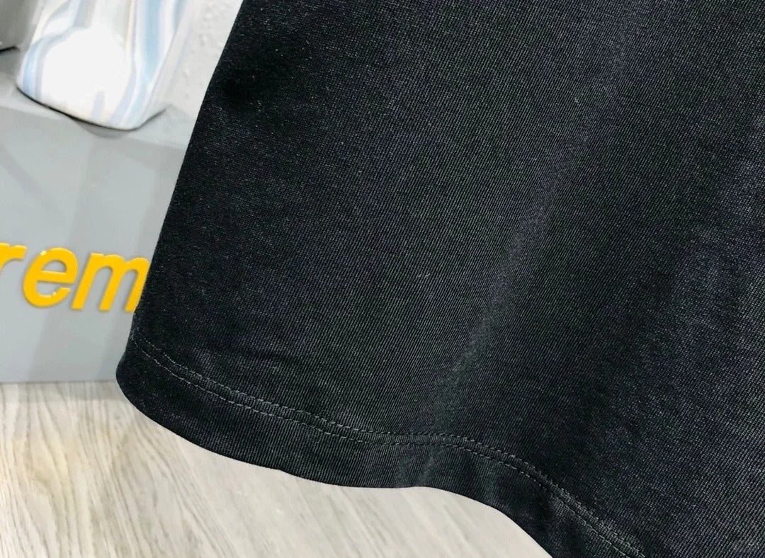 Manches courtes brodées devant et derrière