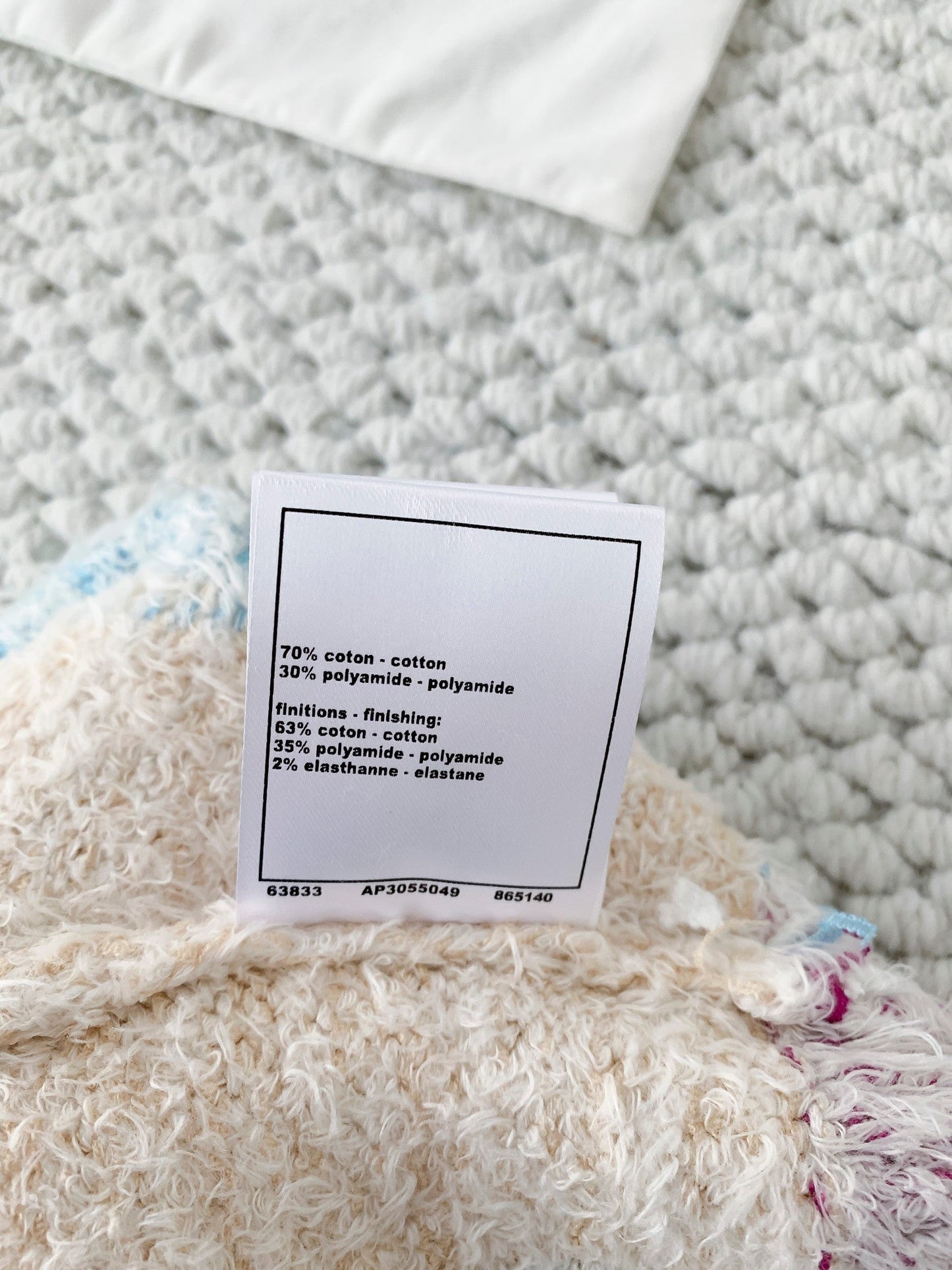 Haut bandeau en tricot à blocs de couleurs avec accents dorés 