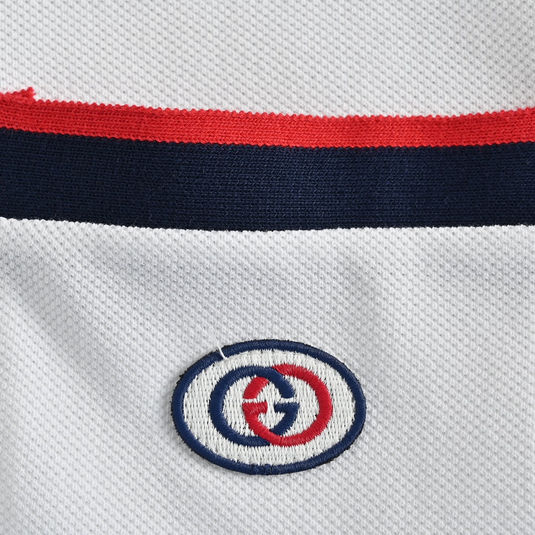 polo imprimé avec logo sur la poitrine 