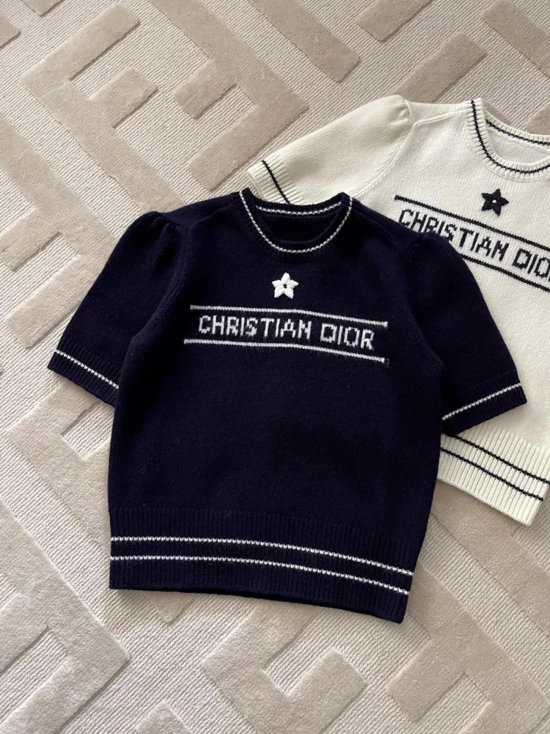 Chemise à manches longues brodée en tricot de laine