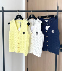 knitted vest