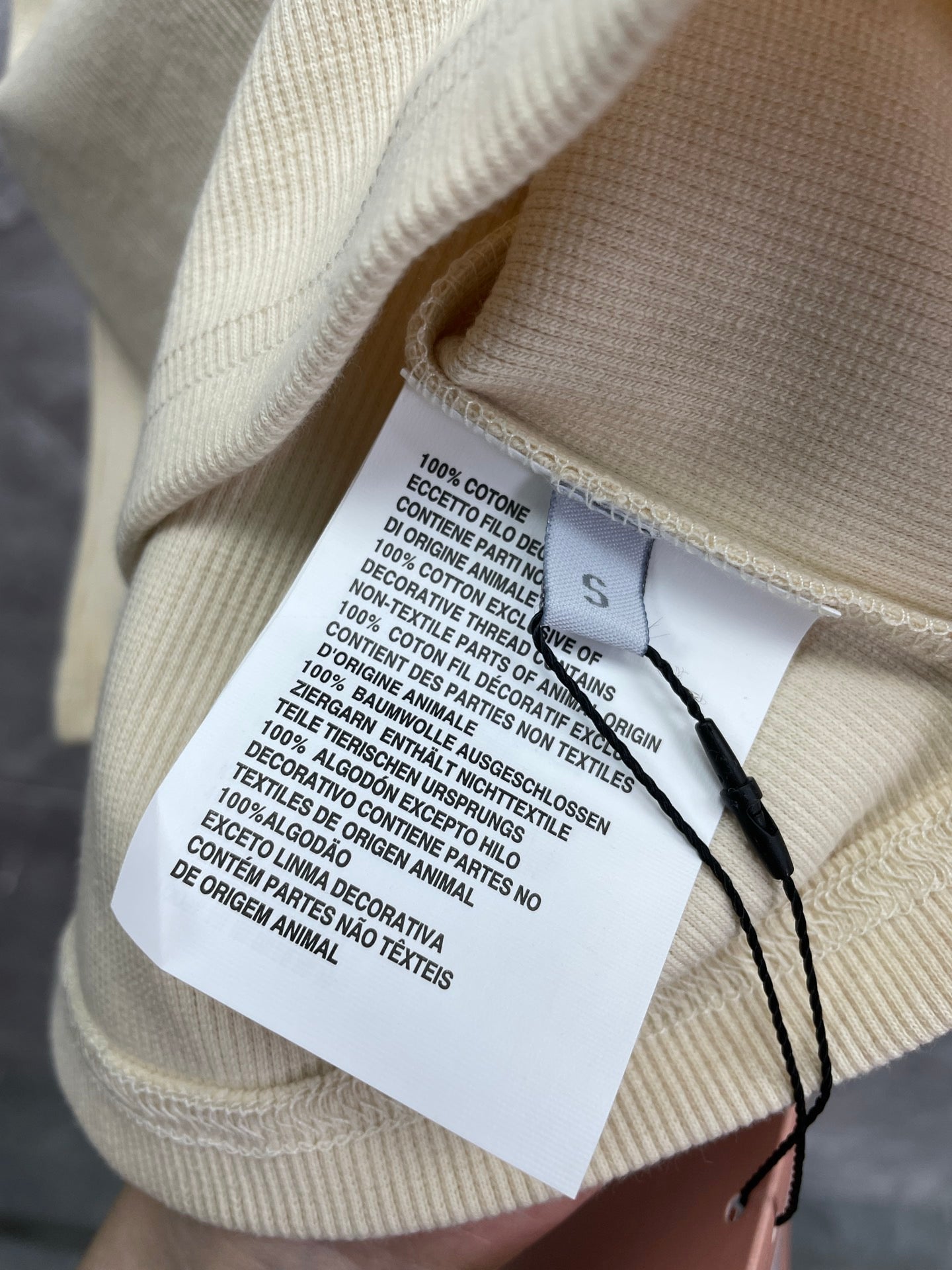 Gilet en diamant et rubis