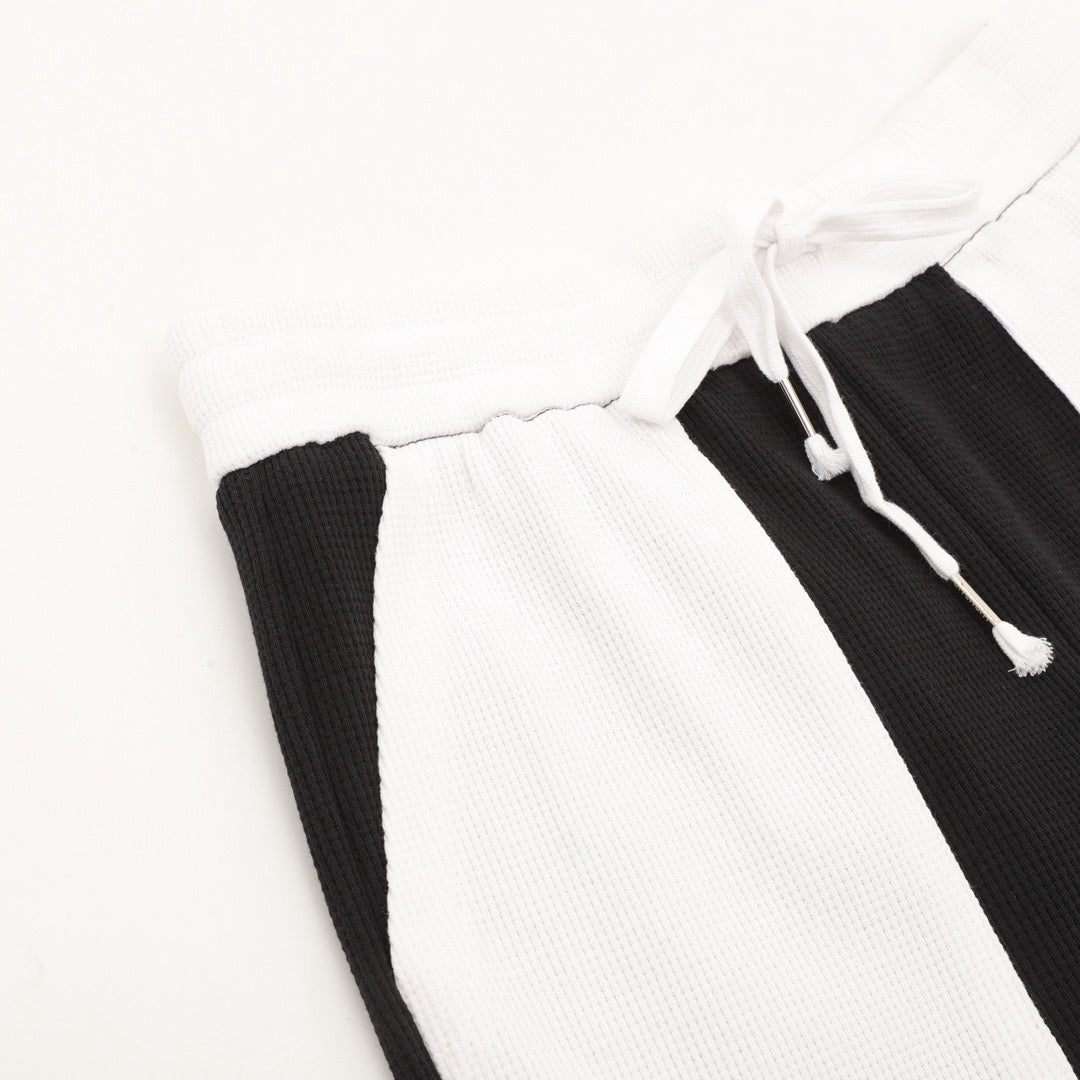 Pantalon de couleur contrastée