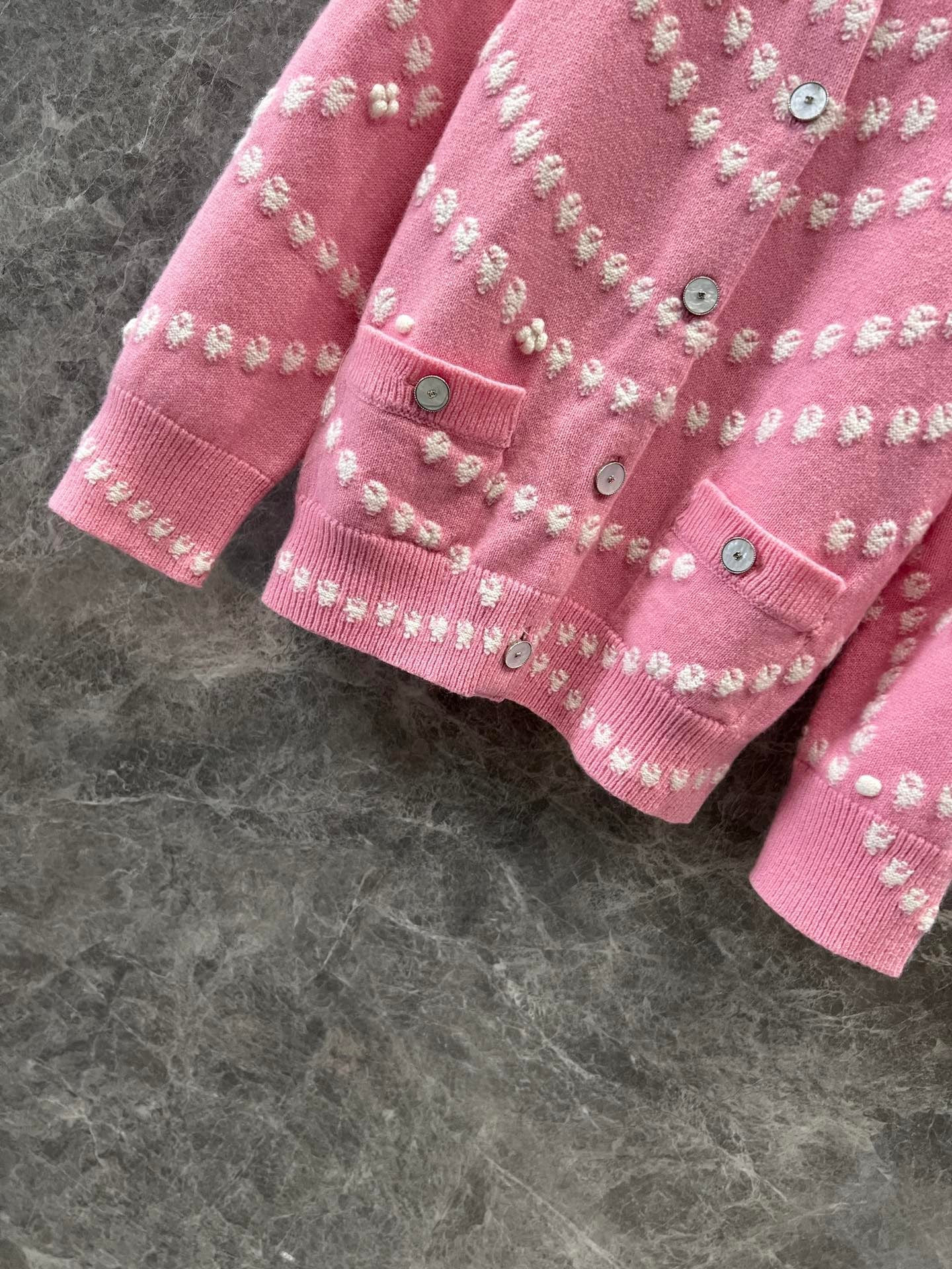 Cardigan aus Kaschmir-Perlenjacquard