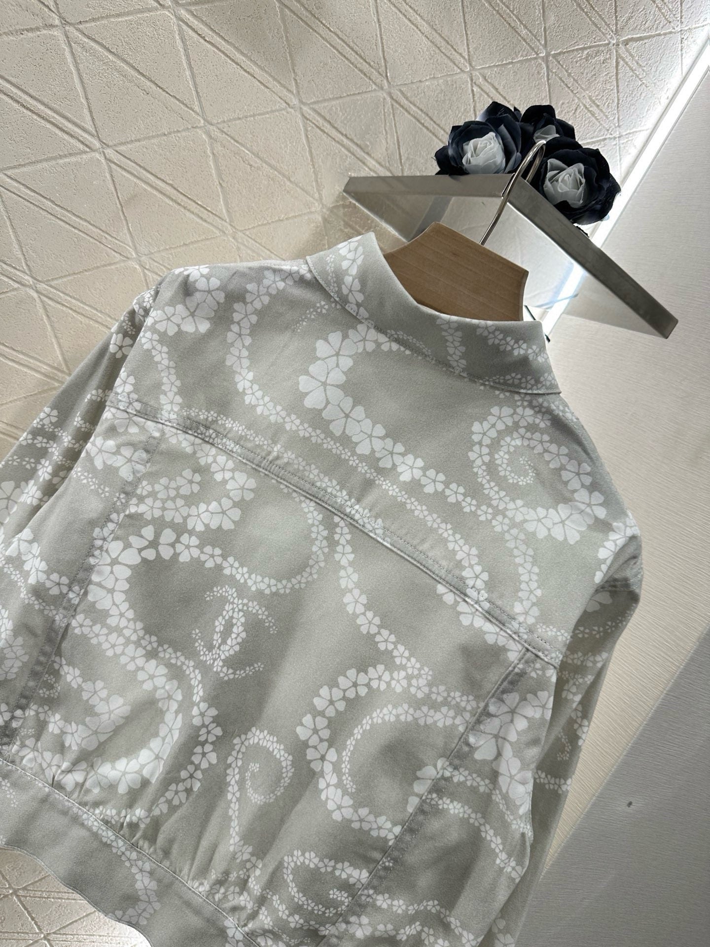 La veste en jean utilise l'impression directe 3D