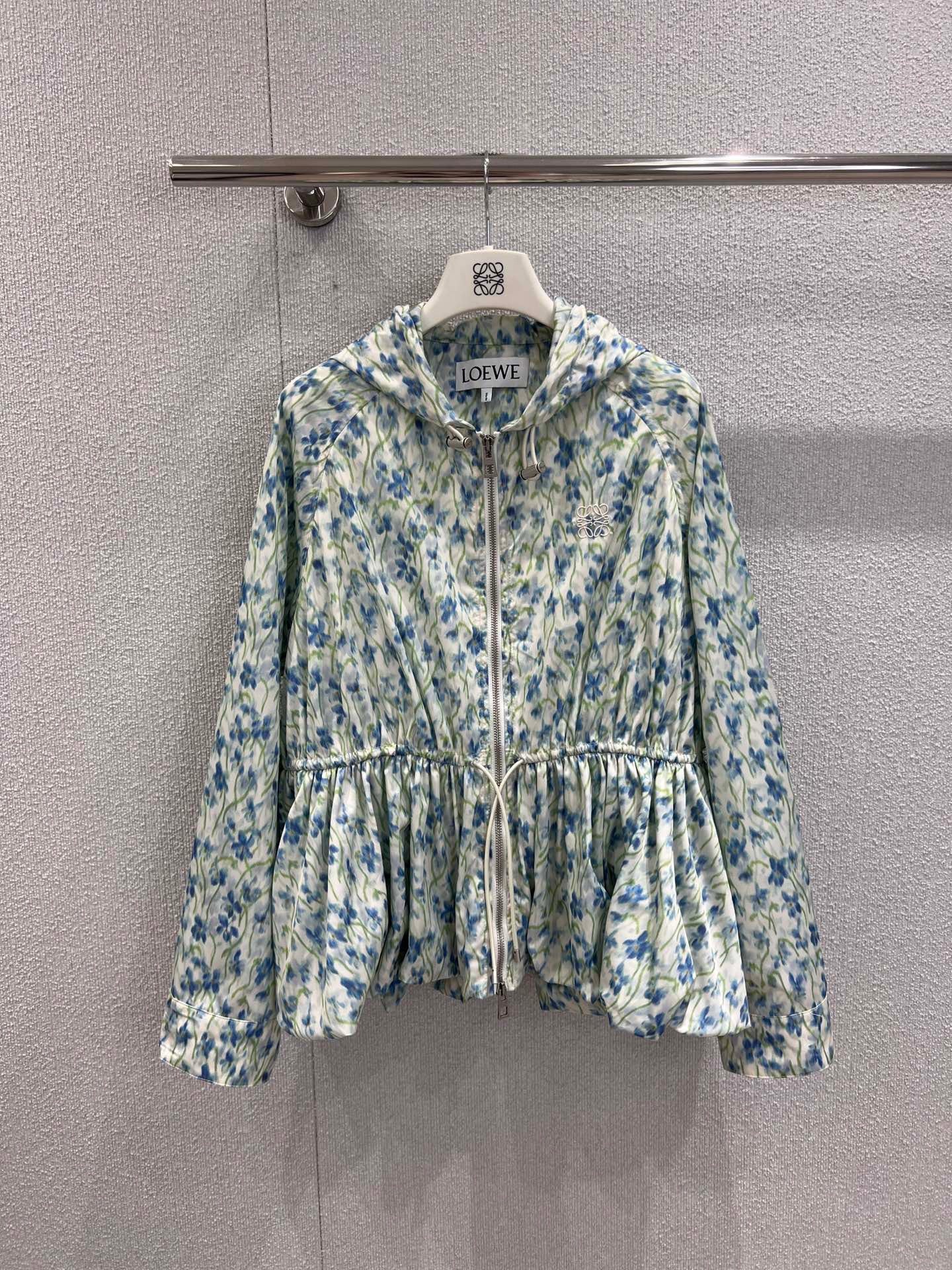 Nouvelle veste à capuche fleurie bleu clair de début d'automne