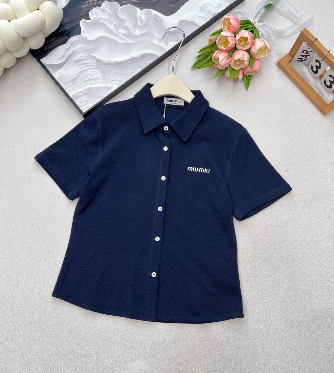 Einreihiges Poloshirt mit Mikro-Logo-Stickerei und Baumwoll-Piqué