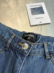 Heavy-duty feather hot-drilled jeans