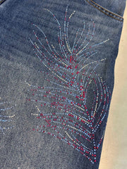 Heavy-duty feather hot-drilled jeans
