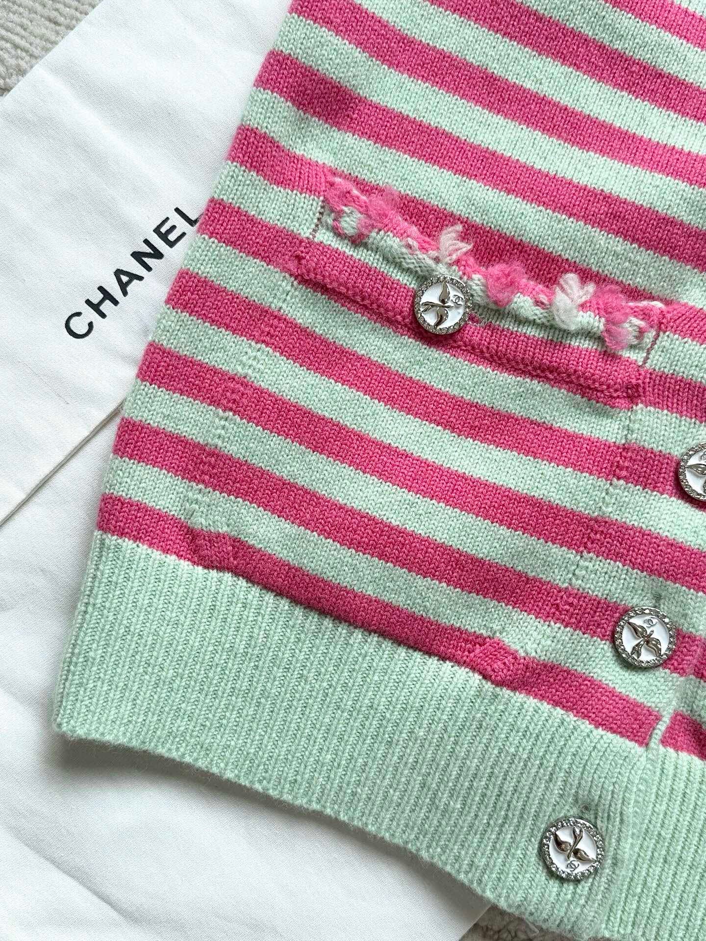 Cardigan rayé color block (cachemire)