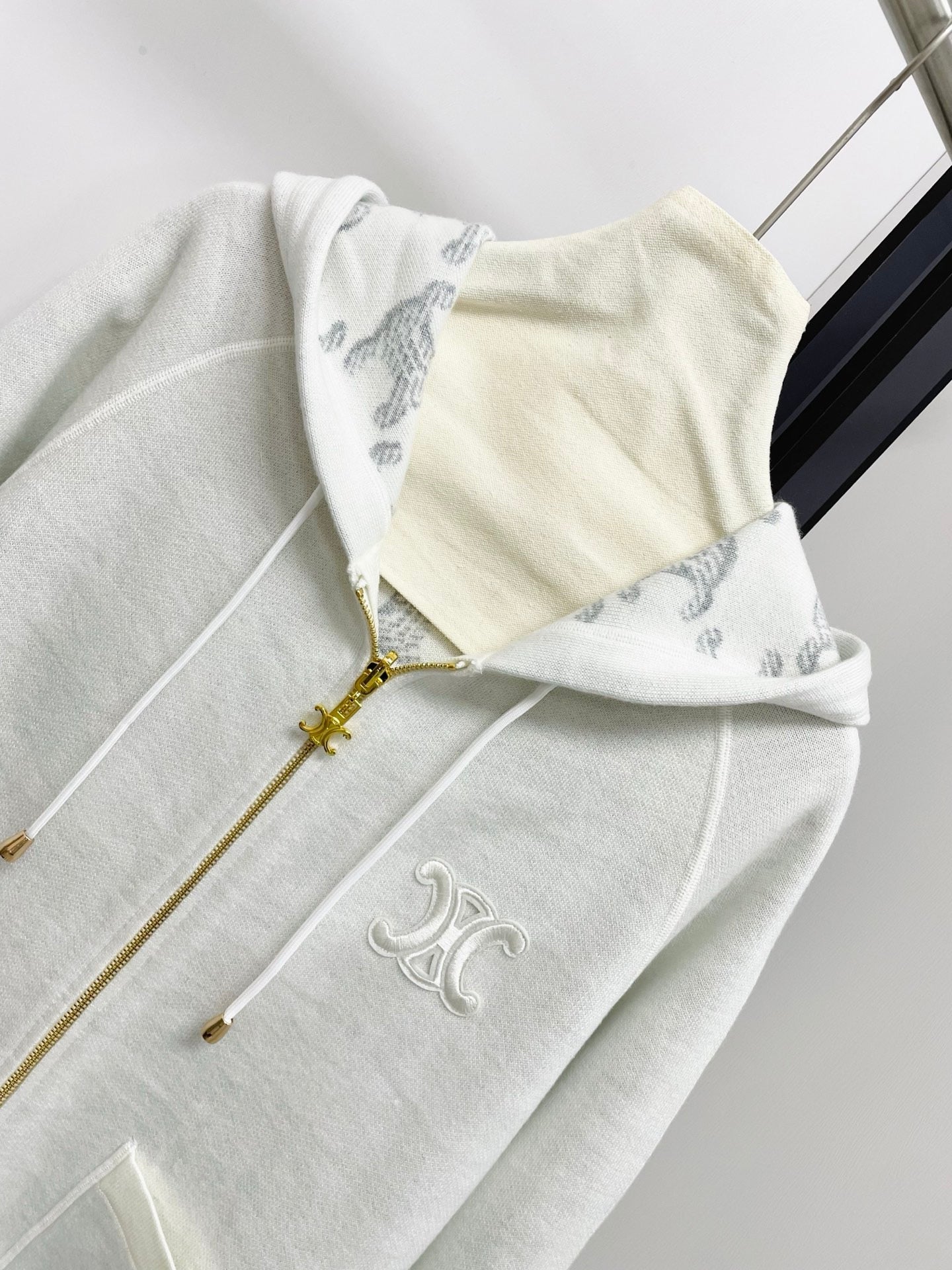 Jacquard à motif Arc de Triomphe classique