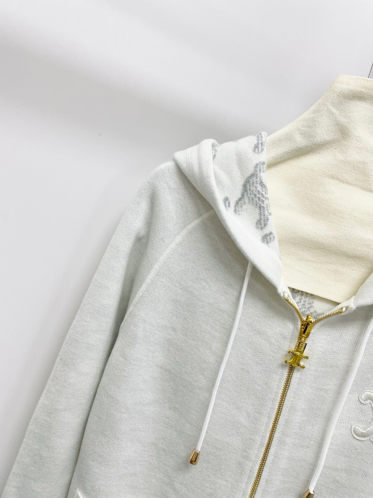 Jacquard à motif Arc de Triomphe classique