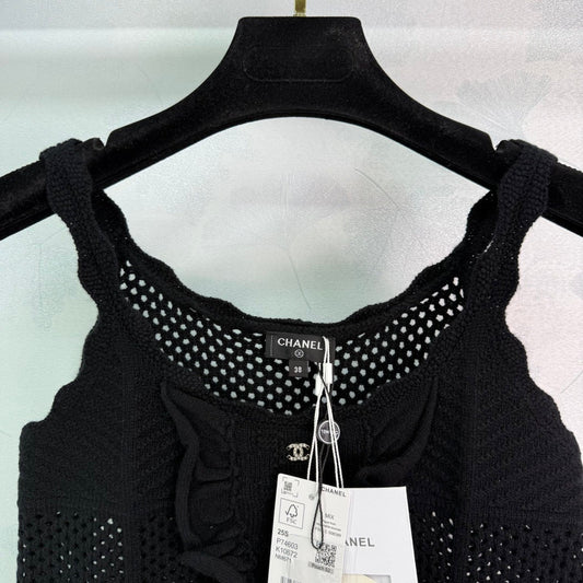 Black hollow suspenders