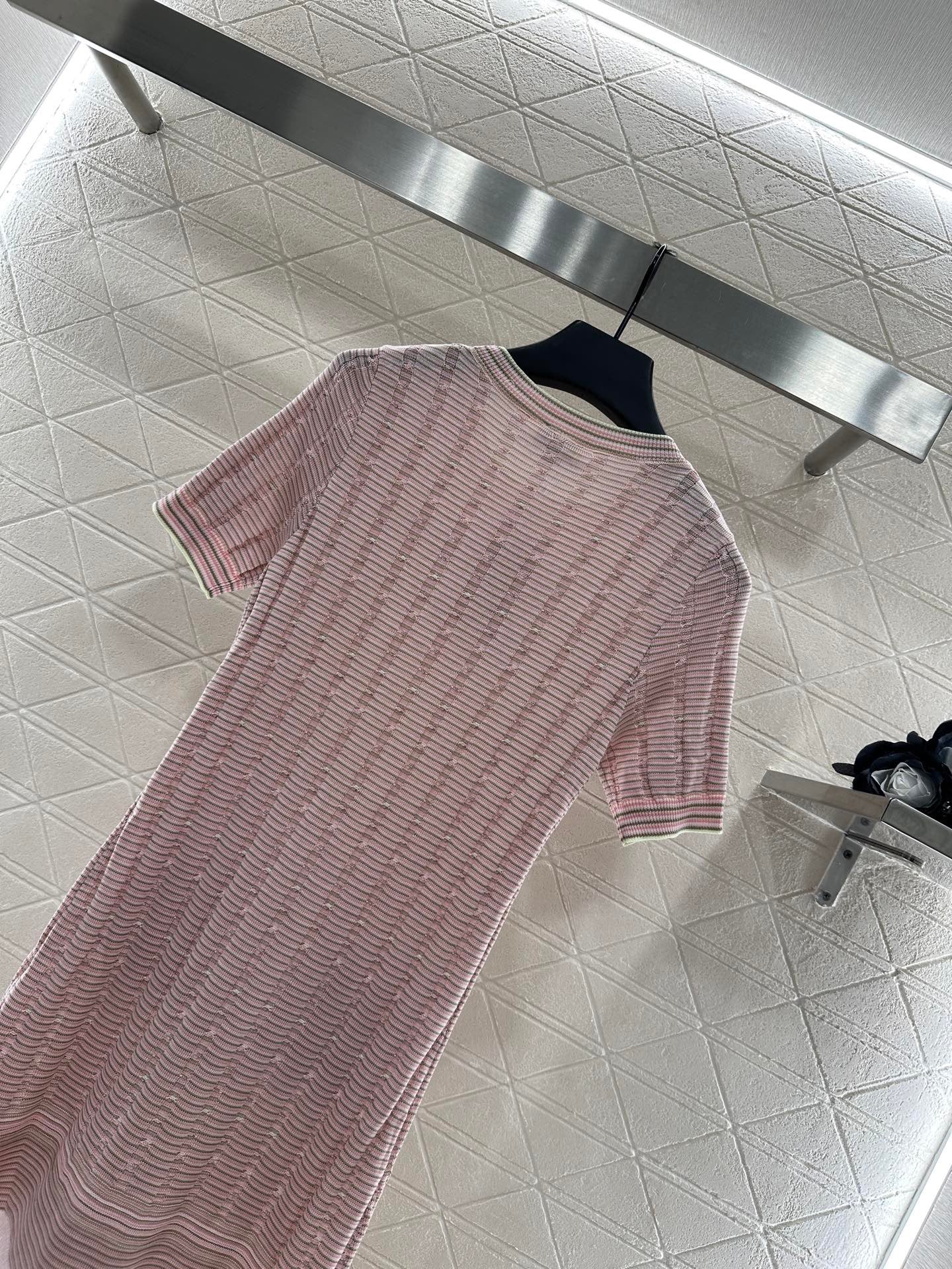 Robe à manches courtes en tricot de couleur contrastée