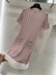 Contrast color knitted short-sleeved dress