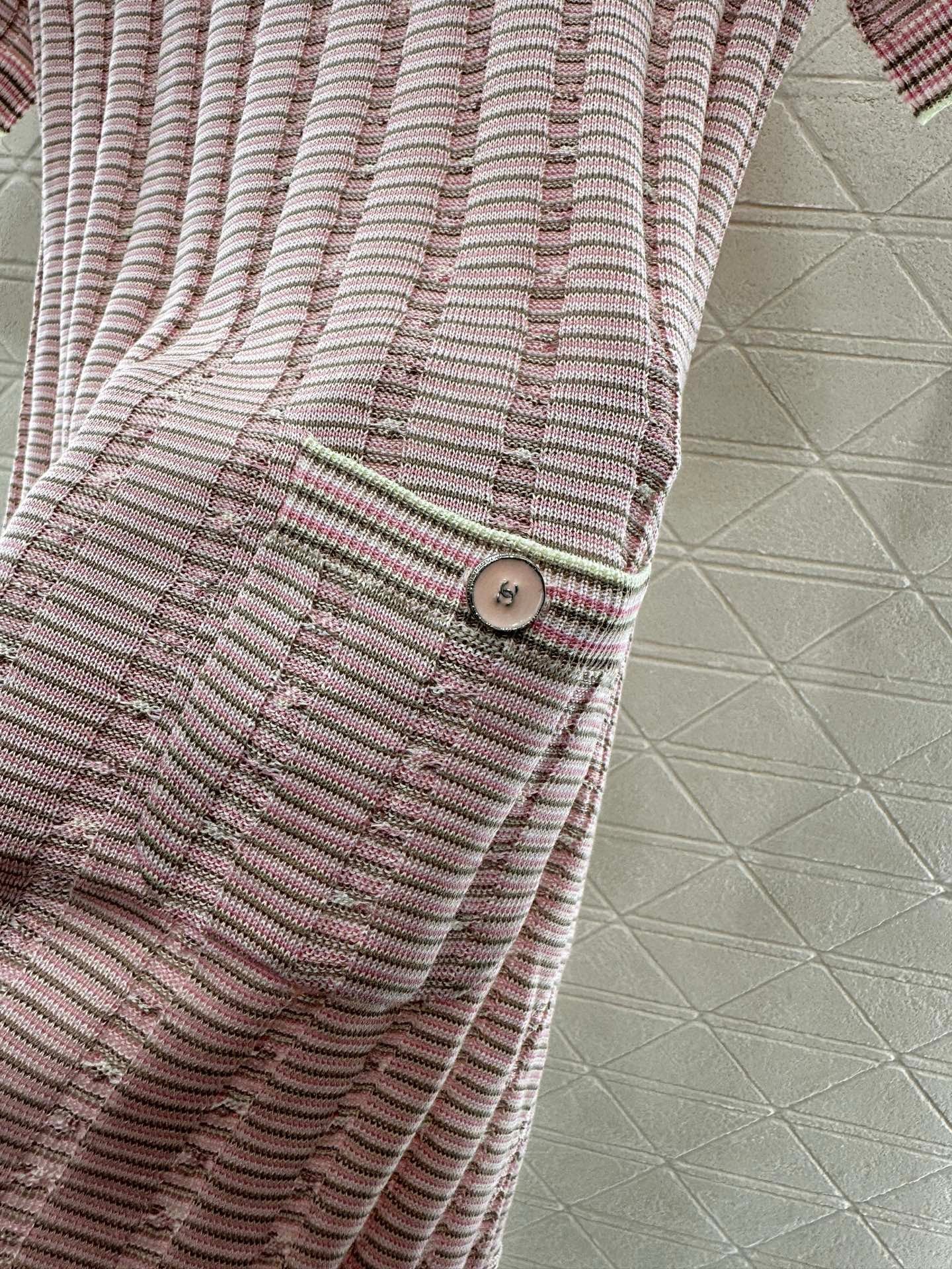 Robe à manches courtes en tricot de couleur contrastée