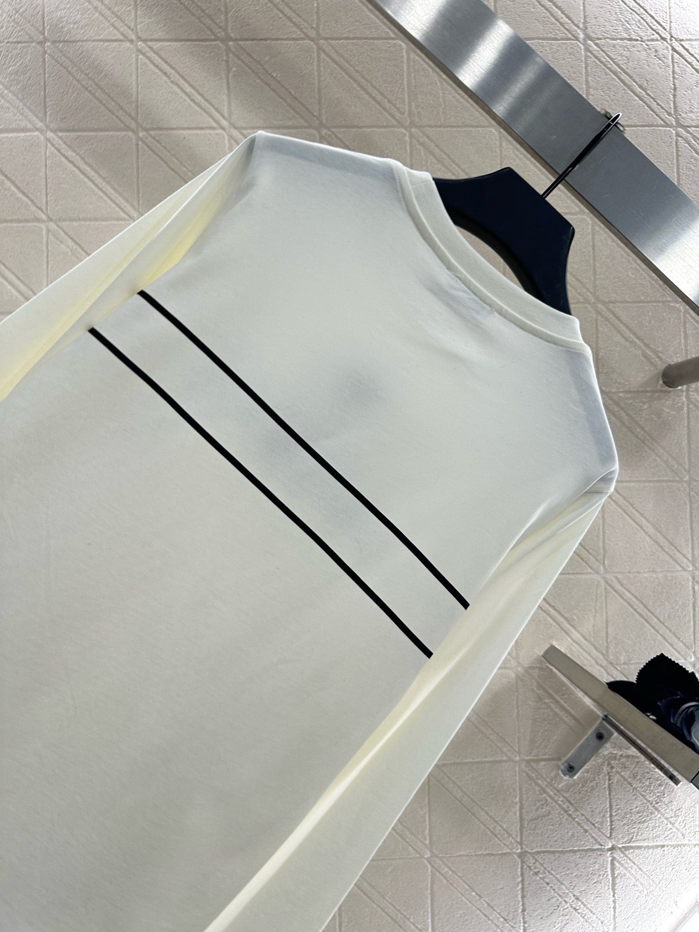 Chemise à col rond avec logo imprimé début d'automne