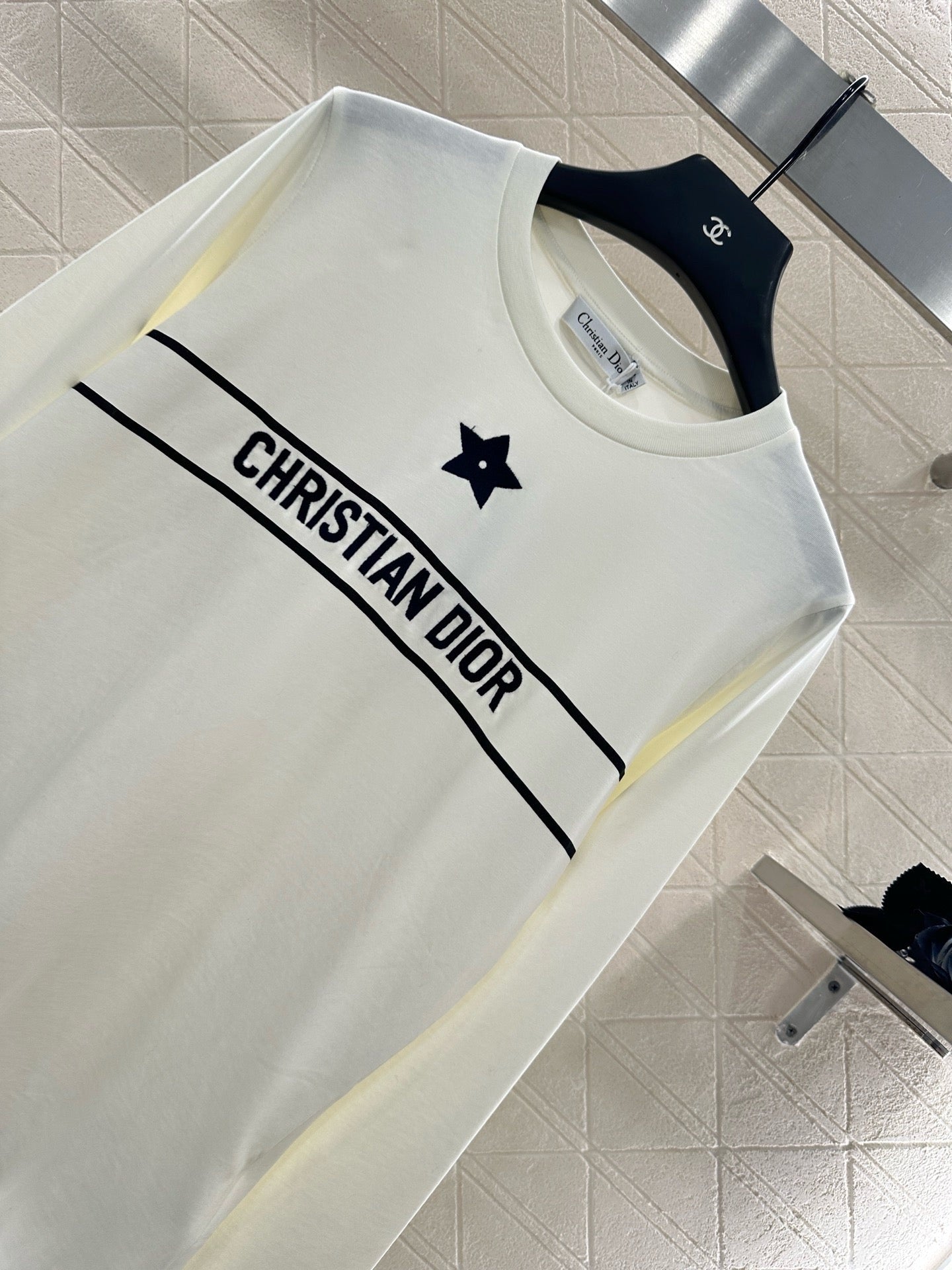 Chemise à col rond avec logo imprimé début d'automne