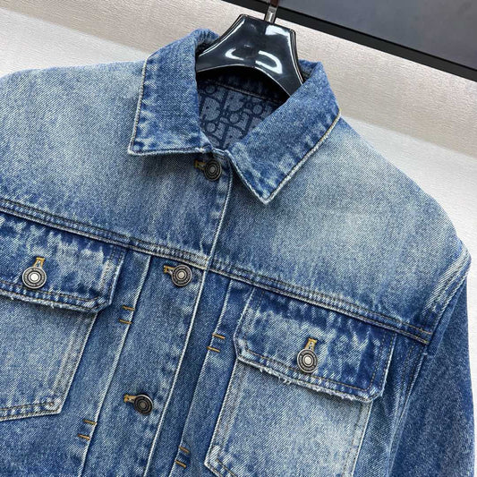Cropped silhouette denim