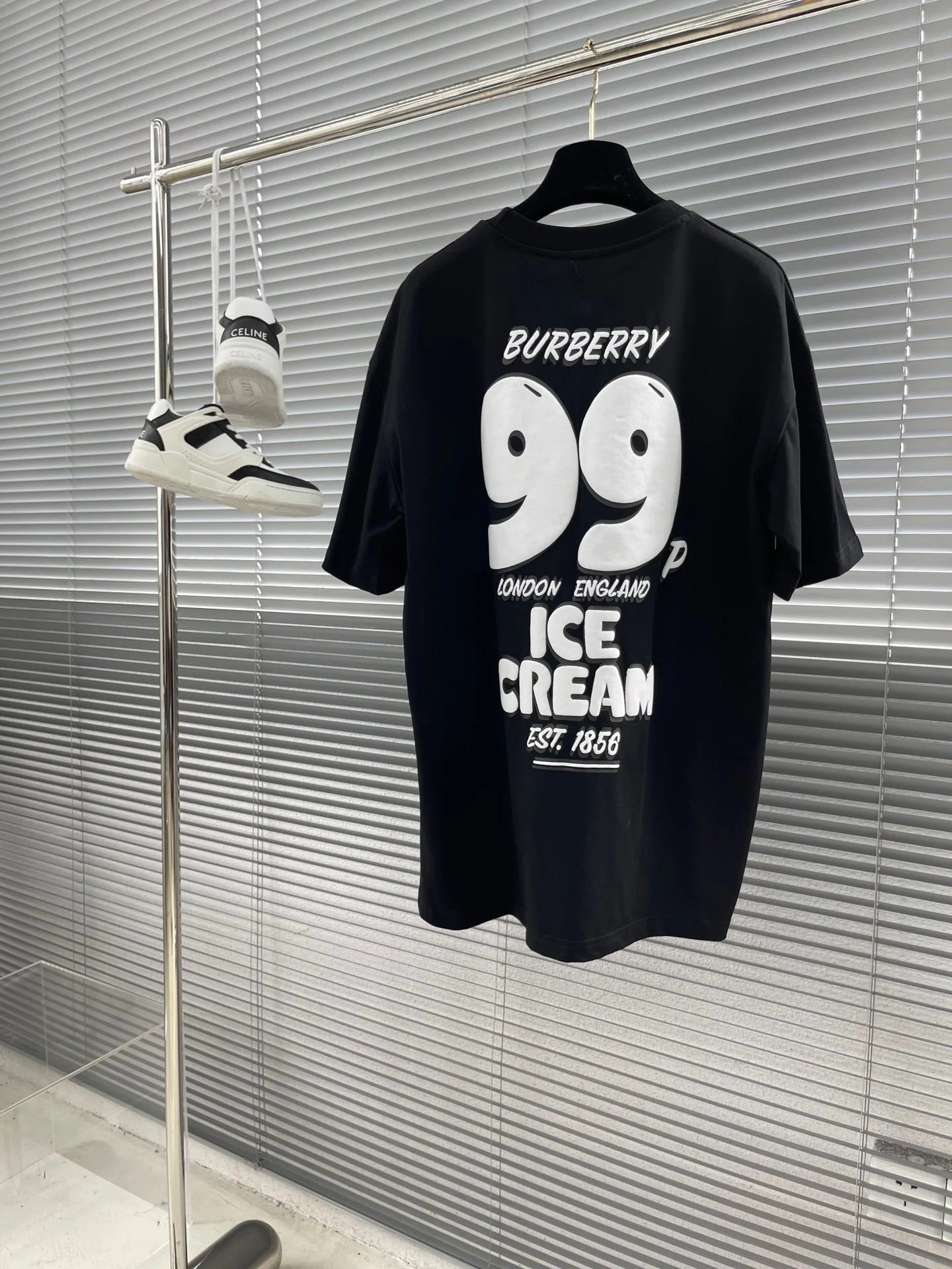 T-shirt graphique imprimé classique 24SS