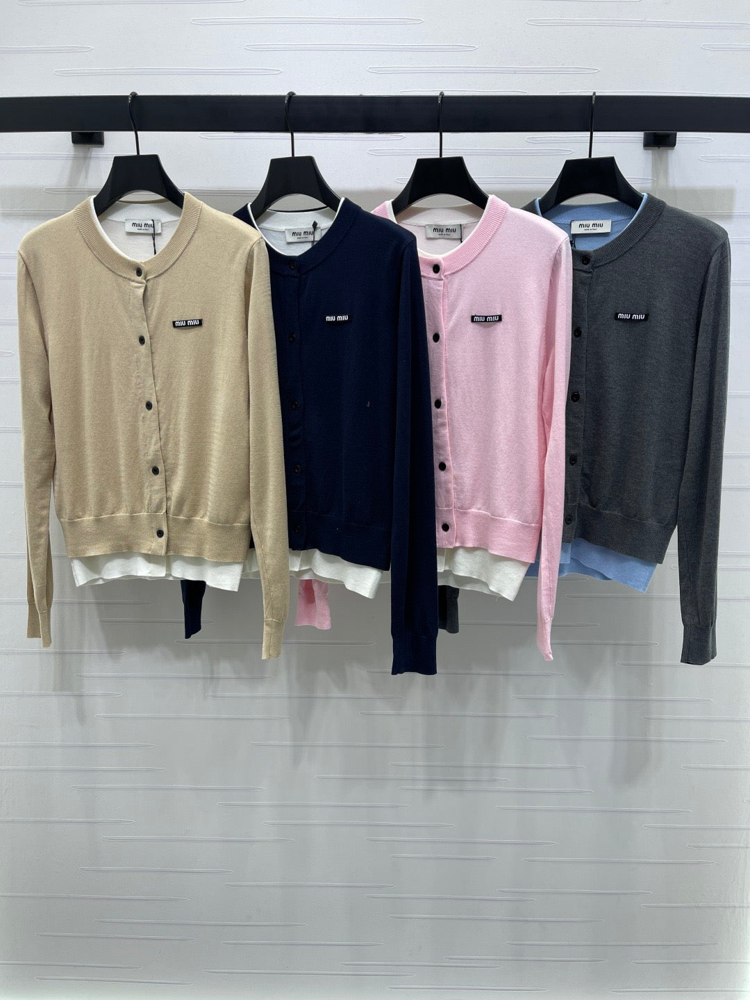 Fake two-piece knitted crew neck cardigan