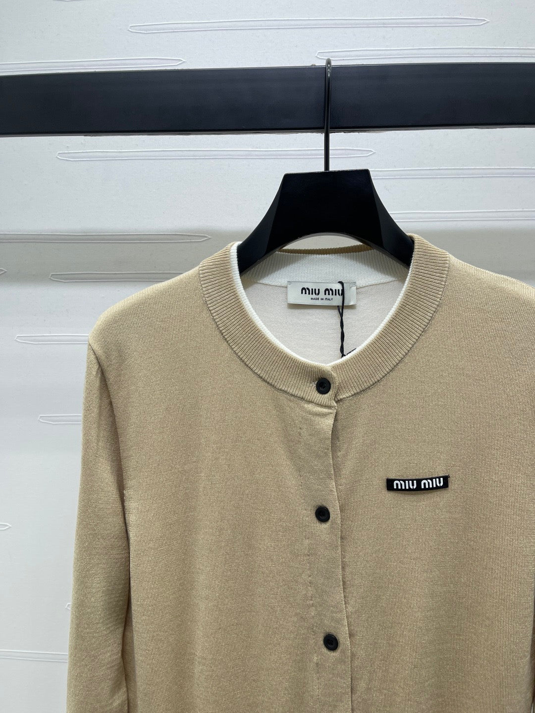 Fake two-piece knitted crew neck cardigan