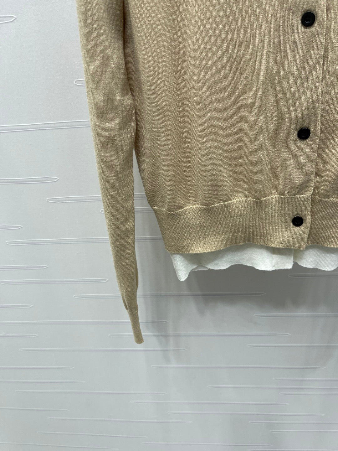 Fake two-piece knitted crew neck cardigan